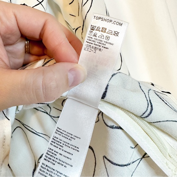 TopShop Abstract Print Blouse - Picture 4 of 5